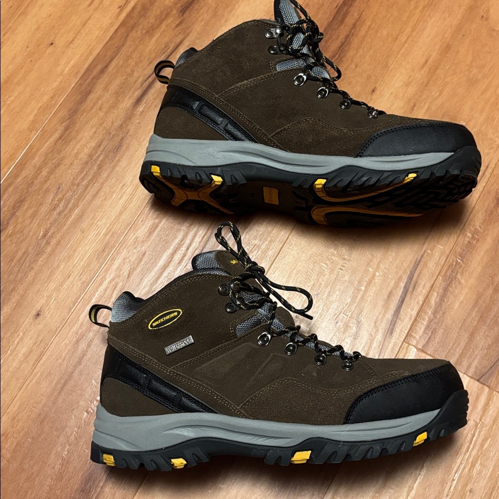 Men’s Skechers Hiking/ Workboot, Waterproof, Extra Wide Memory Foam, sz 11.5